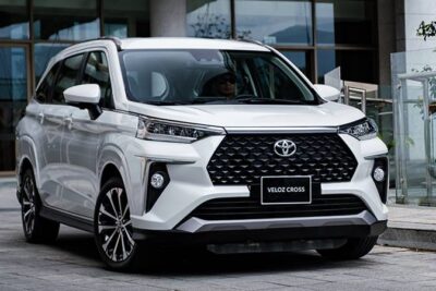 TOYOTA Veloz Cross - Tự lái