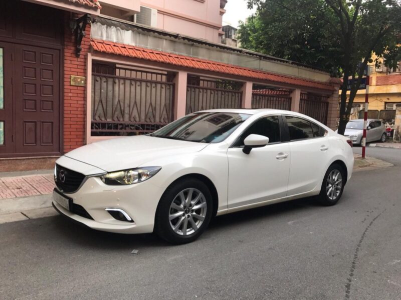 Xe Kia Morning đưa đón nhân viên loại 4 chỗ