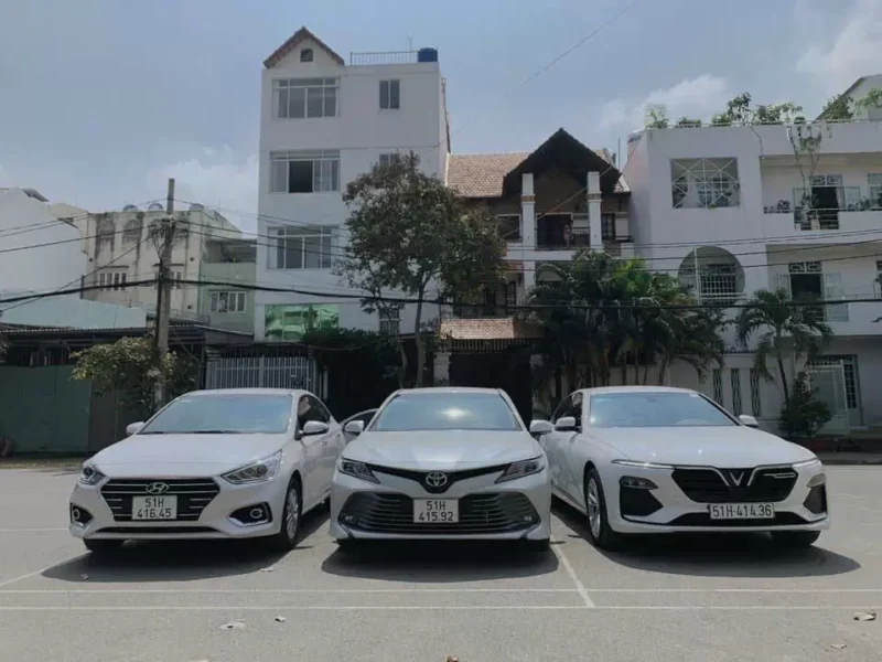 TOYOTA - CAMRY